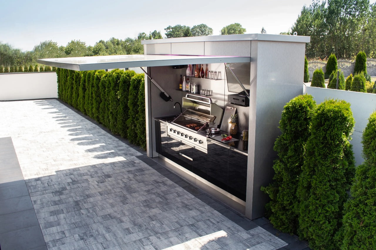 Outdoor Kitchen